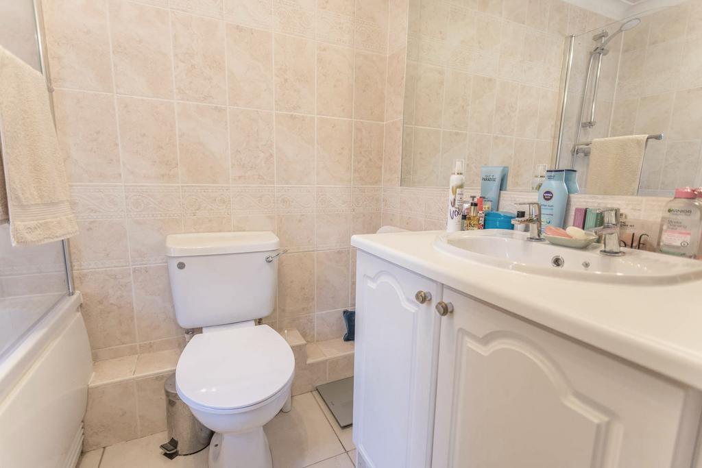 En-suite Bathroom