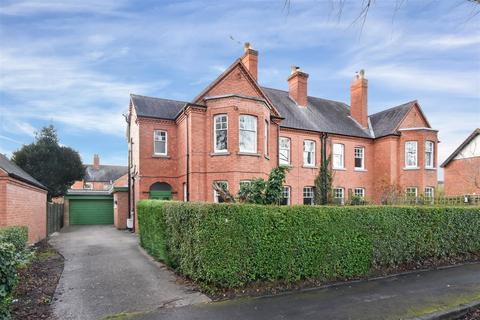 4 bedroom semi-detached house for sale, The Park, Newark