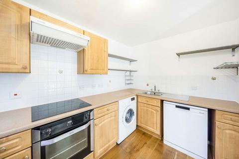 2 bedroom flat for sale, Burghley Hall Close, London SW19