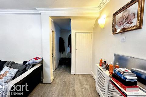 2 bedroom terraced house for sale, Markyate Road, Dagenham