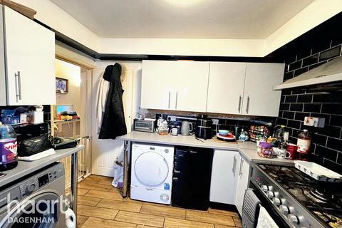 2 bedroom terraced house for sale, Markyate Road, Dagenham