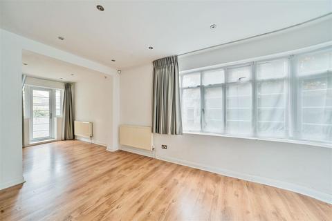 3 bedroom apartment for sale, Edgware Court, Edgware