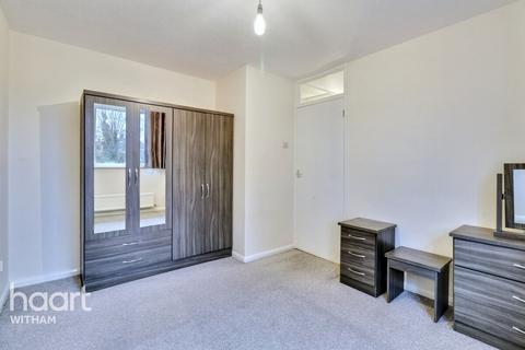 83 Braintree Road, Witham, CM8 2BY
