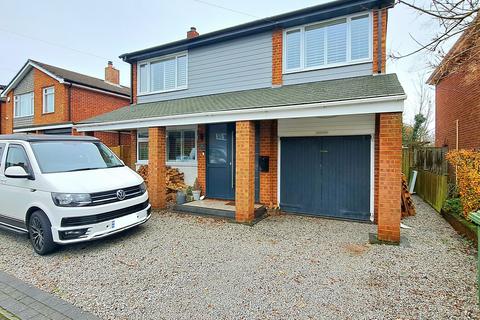 4 bedroom detached house for sale, Croftlands Avenue, Stubbington PO14