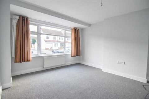 3 bedroom house to rent, Foxley Road, Thornton Heath