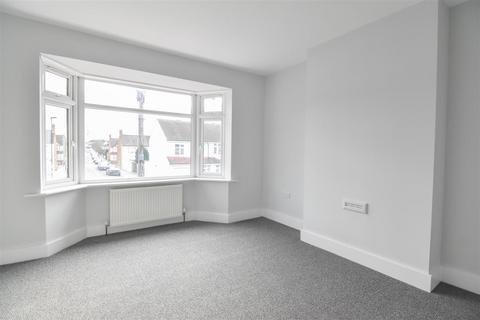 3 bedroom house to rent, Foxley Road, Thornton Heath