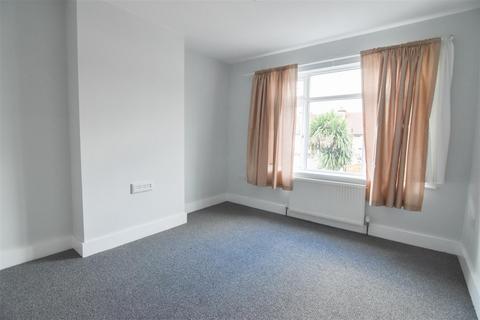 3 bedroom house to rent, Foxley Road, Thornton Heath