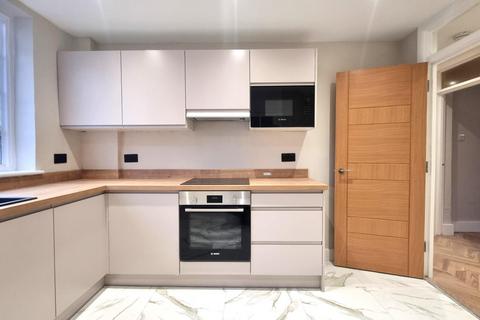 2 bedroom flat to rent, Colney Hatch Lane, London