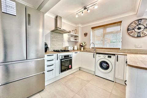 3 bedroom end of terrace house for sale, Corfe Mullen