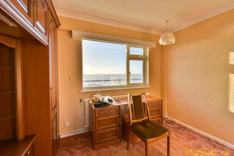 3 bedroom flat for sale, Marina, East Sussex, Bexhill on Sea, TN40