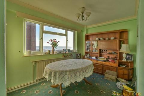 3 bedroom flat for sale, Marina, East Sussex, Bexhill on Sea, TN40