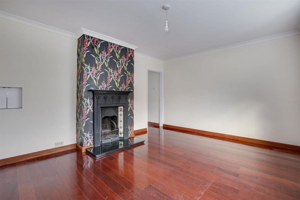 93 Gayhurst Road, HP13 7 XJ (LOW RES)-7.jpg