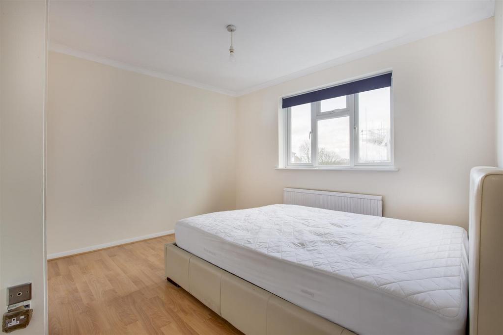 93 Gayhurst Road, HP13 7 XJ (LOW RES)-3.jpg