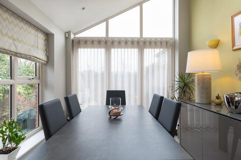 6 Liveridge Close, Henley-in-arden, B95 5FX