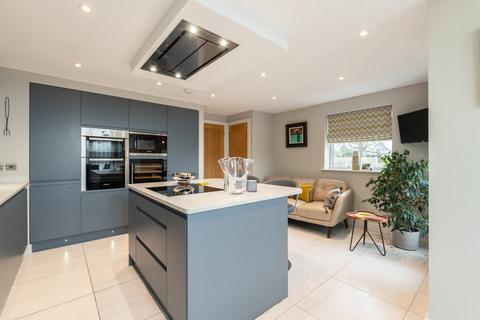 6 Liveridge Close, Henley-in-arden, B95 5FX