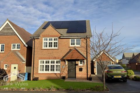 4 bedroom detached house for sale, Yew Gardens, Blackpool, Lancashire