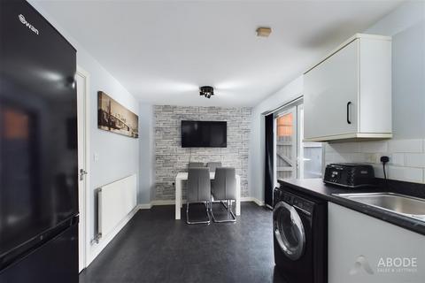 7 Adkins Close, Stretton, Burton-on-trent, DE14 2FH