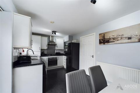 7 Adkins Close, Stretton, Burton-on-trent, DE14 2FH