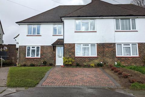 2 bedroom maisonette to rent, Shawley Crescent, Surrey KT18