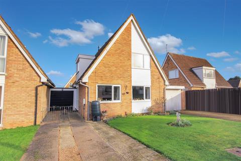 3 bedroom detached house for sale, Glenfield Close, Rushden NN10