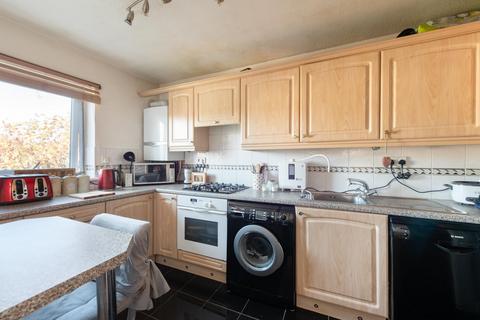 1 bedroom flat for sale, St. Georges Road, London N13