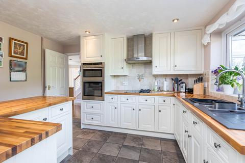 3 bedroom detached house for sale, Crowborough Road, Uckfield TN22