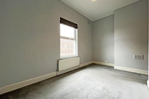 1 bedroom flat to rent, Elm Avenue, Nottingham NG3