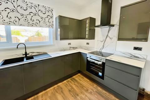 2 bedroom semi-detached house for sale, Somers Road, Stockport, Greater Manchester, SK5