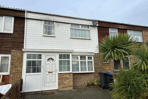 3 bedroom terraced house to rent, South Paddock Court, Lings, Northampton NN3