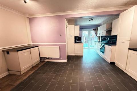 2 bedroom terraced house to rent, Rowlett Road, Corby