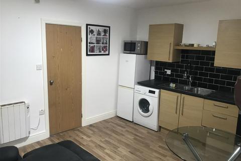 1 bedroom apartment to rent, Henbury Street, Manchester, M14