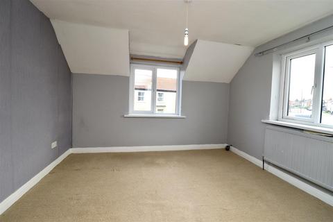 2 bedroom end of terrace house to rent, Southgate, Market Weighton