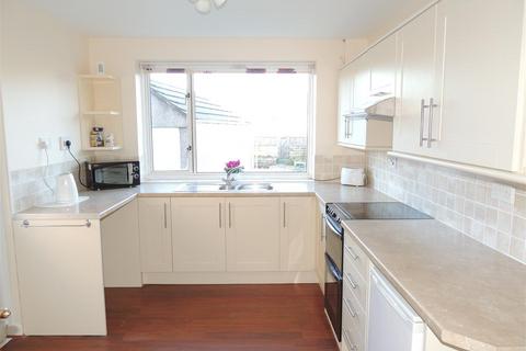 3 bedroom semi-detached house to rent, Sutherland Avenue, Bristol