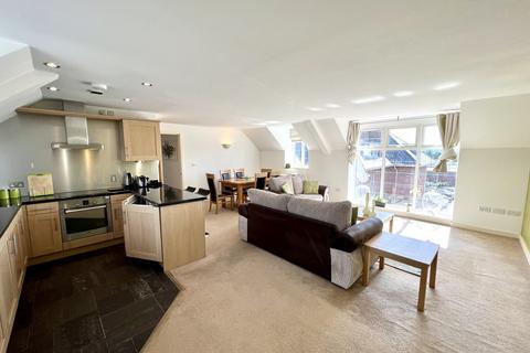 3 bedroom apartment to rent, Station Road, Wilmslow, SK9 1BU