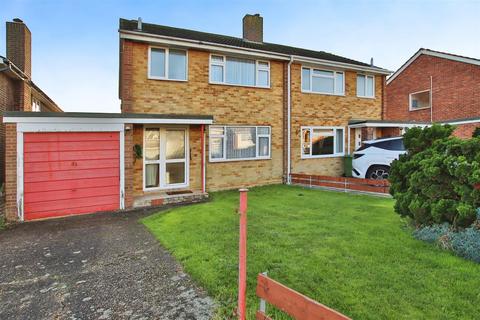 3 bedroom semi-detached house for sale, St. Cuthberts Close, Locks Heath