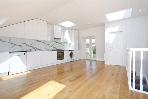 2 bedroom flat to rent, Hadyn Park Road, London W12