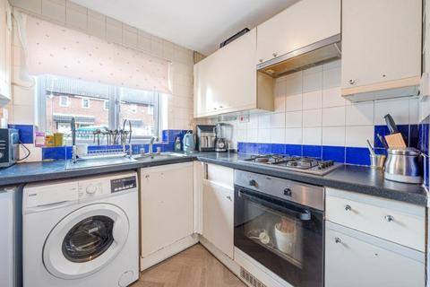 2 bedroom end of terrace house for sale, Langtons Meadow,  Slough,  SL2