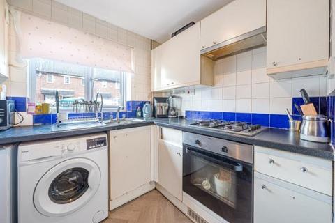 2 bedroom end of terrace house for sale, Langtons Meadow,  Slough,  SL2