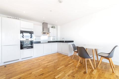 2 bedroom apartment for sale, Cityview Point, London E14