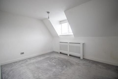 18 Allerton Close, Rochford, SS4 3AR