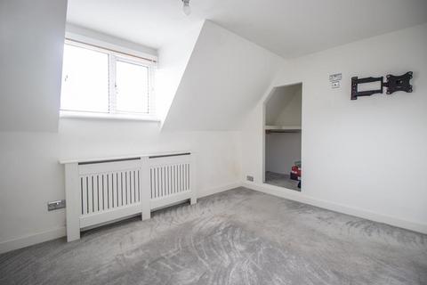 18 Allerton Close, Rochford, SS4 3AR