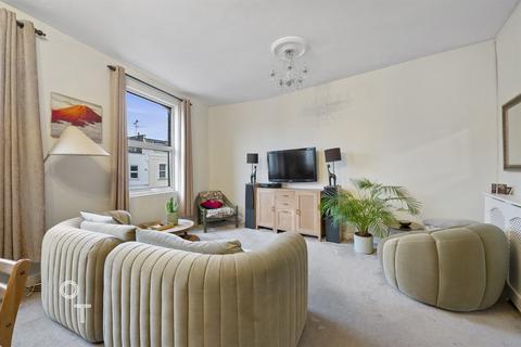 2 bedroom flat for sale, Queens Crescent, NW5