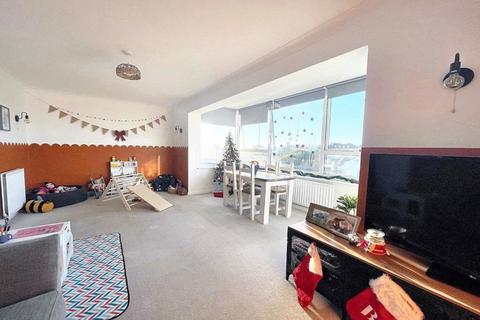 2 bedroom flat for sale, Malines Court, South Coast Road, Peacehaven, BN10 7PL