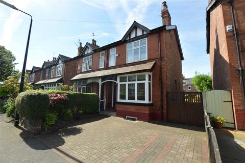 3 bedroom semi-detached house to rent, Urban Road, Sale, M33 7TX