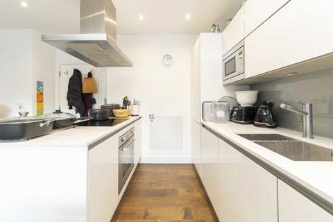 2 bedroom flat to rent, Paton Street, London EC1V