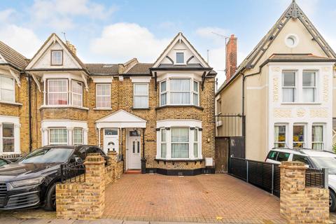 3 bedroom flat to rent, Woodville Road, Thornton Heath, CR7