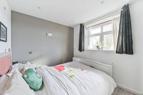 2 bedroom flat for sale, Dearmer House, Tulse Hill, London, SW2