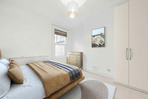 2 bedroom flat for sale, Dryden Road, London SW19