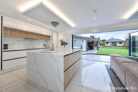 180 Rownhams Lane, North Baddesley, Southampton, SO52 9LQ