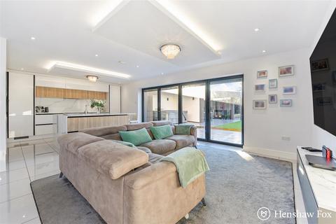 180 Rownhams Lane, North Baddesley, Southampton, SO52 9LQ